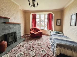 Lounge- click for photo gallery